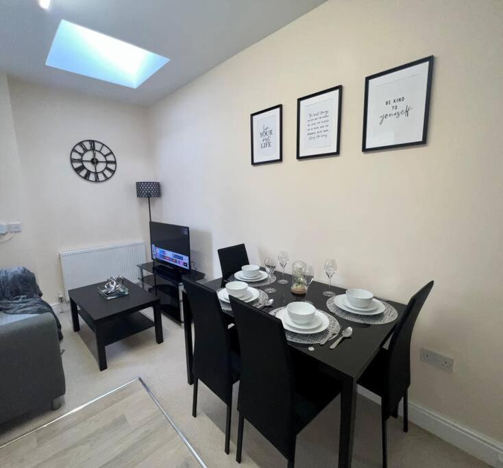 2 Bedroom Apartment With Balcony Oxford Esterno foto